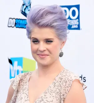 Kelly Osbourne backs Rivers in Rihanna row