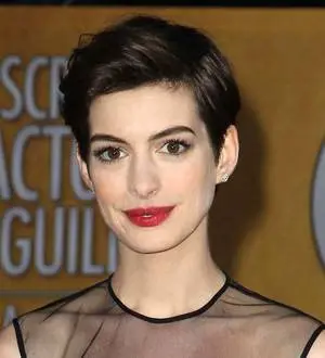 Anne Hathaway: 'I am unemployed'