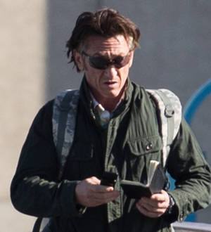 Sean Penn stops traffic during London film shoot