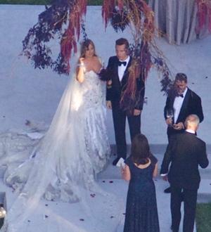 Holly Valance marries in California