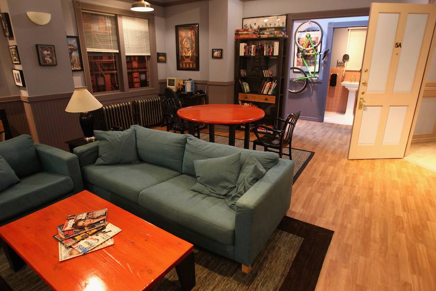 Interior Design-Off: 6 Sitcom Living Rooms You Need To Add To Your Pinterest Board!