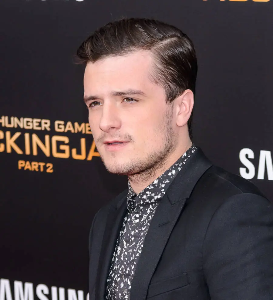 Josh Hutcherson injures leg