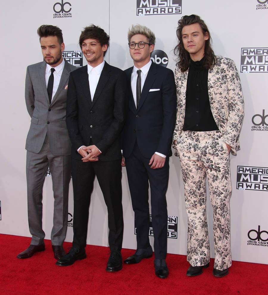 One Direction fans hopes raised then dashed over reunion