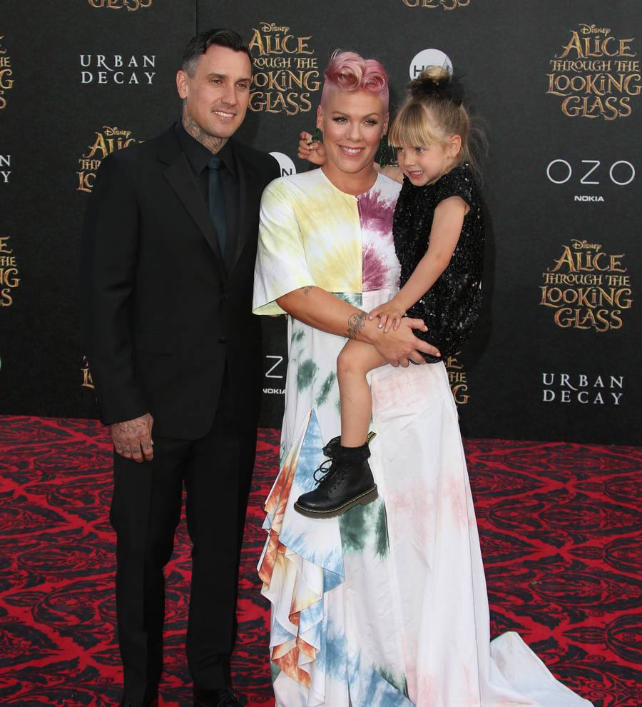 Pink taking care to put big sister Willow first
