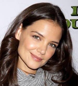 Katie Holmes heading home for Thanksgiving after Tom Cruise split
