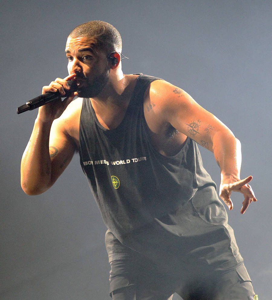 Drake accuses staff at Californian country club of 'racial profiling'