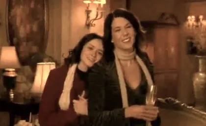 Why You Should Binge-Watch "Gilmore Girls" on Netflix This Weekend