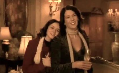 Why You Should Binge-Watch "Gilmore Girls" on Netflix This Weekend