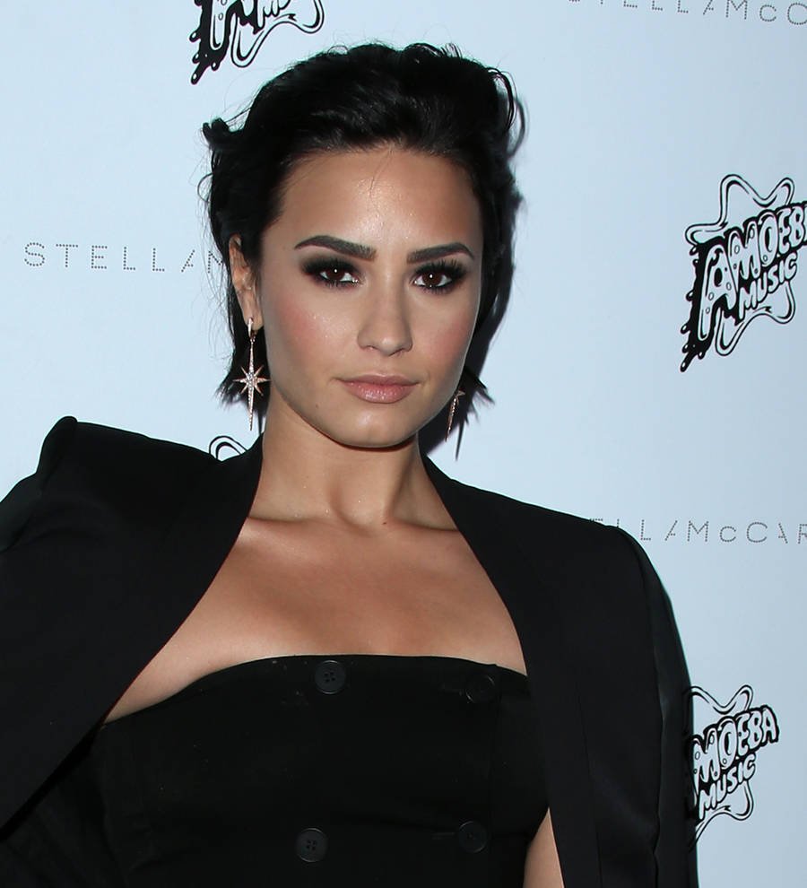 Demi Lovato fired up about Kesha's contract controversy