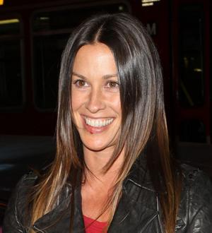 Alanis Morissette is an attachment parent