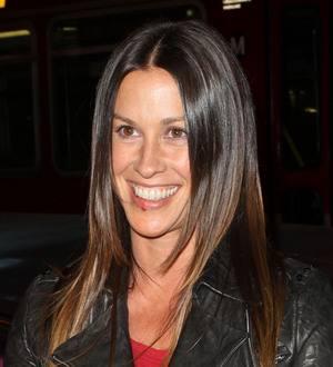Alanis Morissette is an attachment parent