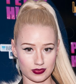 Iggy Azalea signs modeling contract