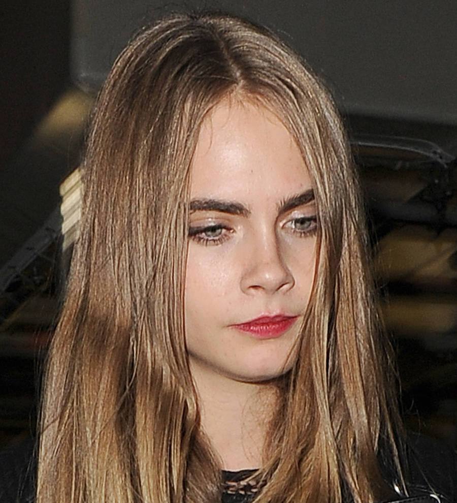 Cara Delevingne upset with photographer's upskirt snap efforts