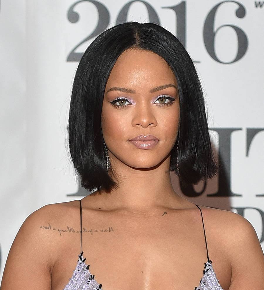 Rihanna and Drake steam up the Brit Awards
