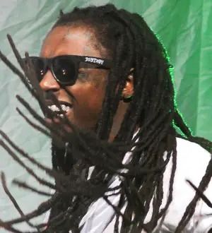 Lil Wayne suffers second mid-air medical emergency