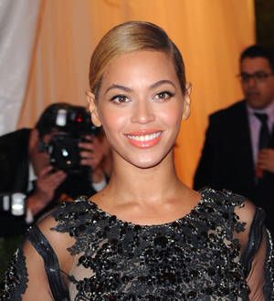 Beyonce to bare baby belly in candid documentary
