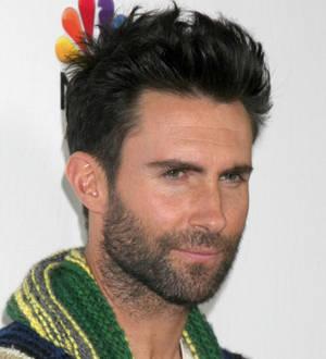 Maroon 5 fan surprised with gig tickets