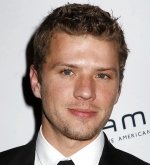 Ryan Phillippe Injured in Treadmill Accident