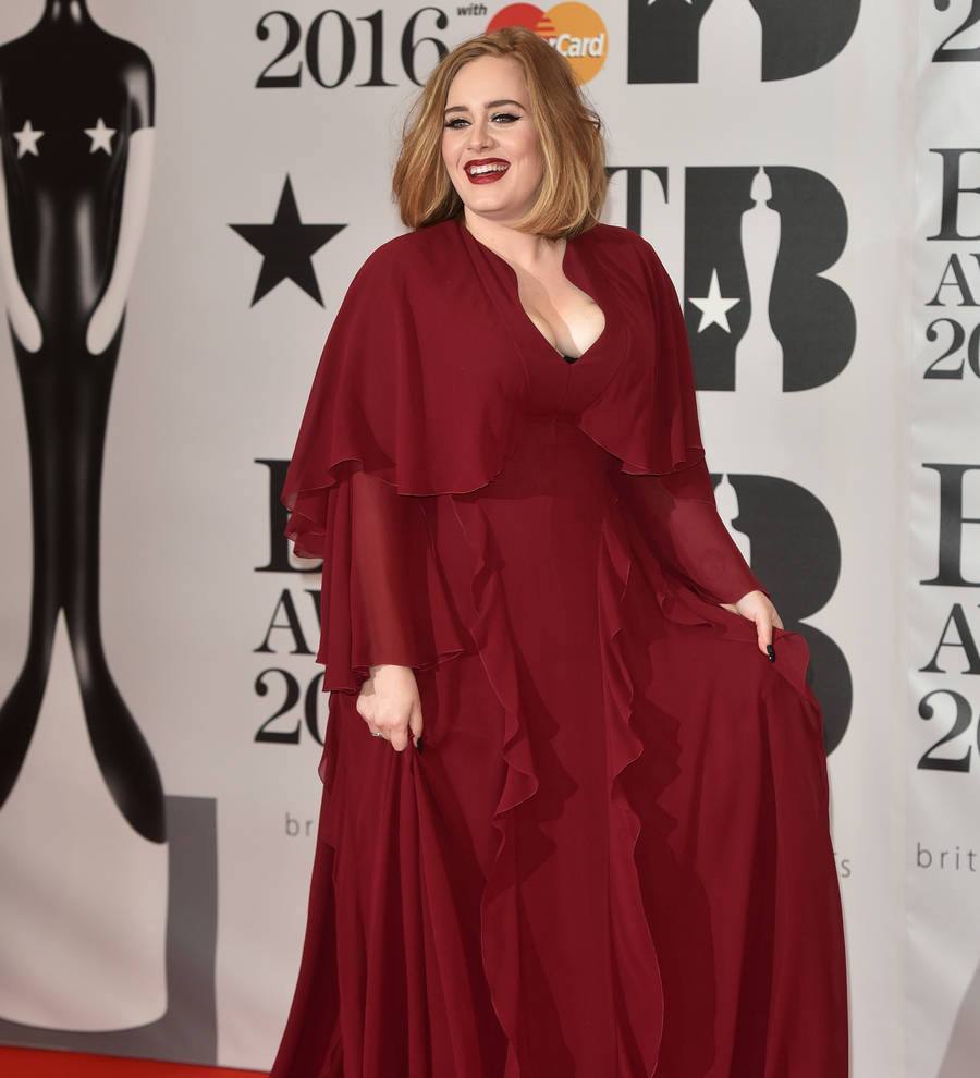 Adele superfan lucks out with signed souvenir