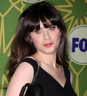 Deschanel drops lawsuit against shoe company