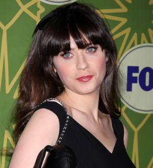 Deschanel drops lawsuit against shoe company