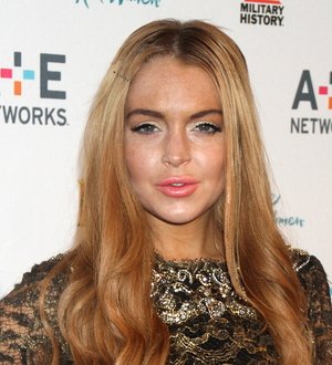 Lindsay Lohan and Amanda Bynes offered free driving lessons