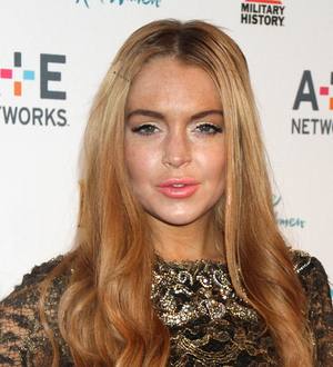 Lindsay Lohan and Amanda Bynes offered free driving lessons