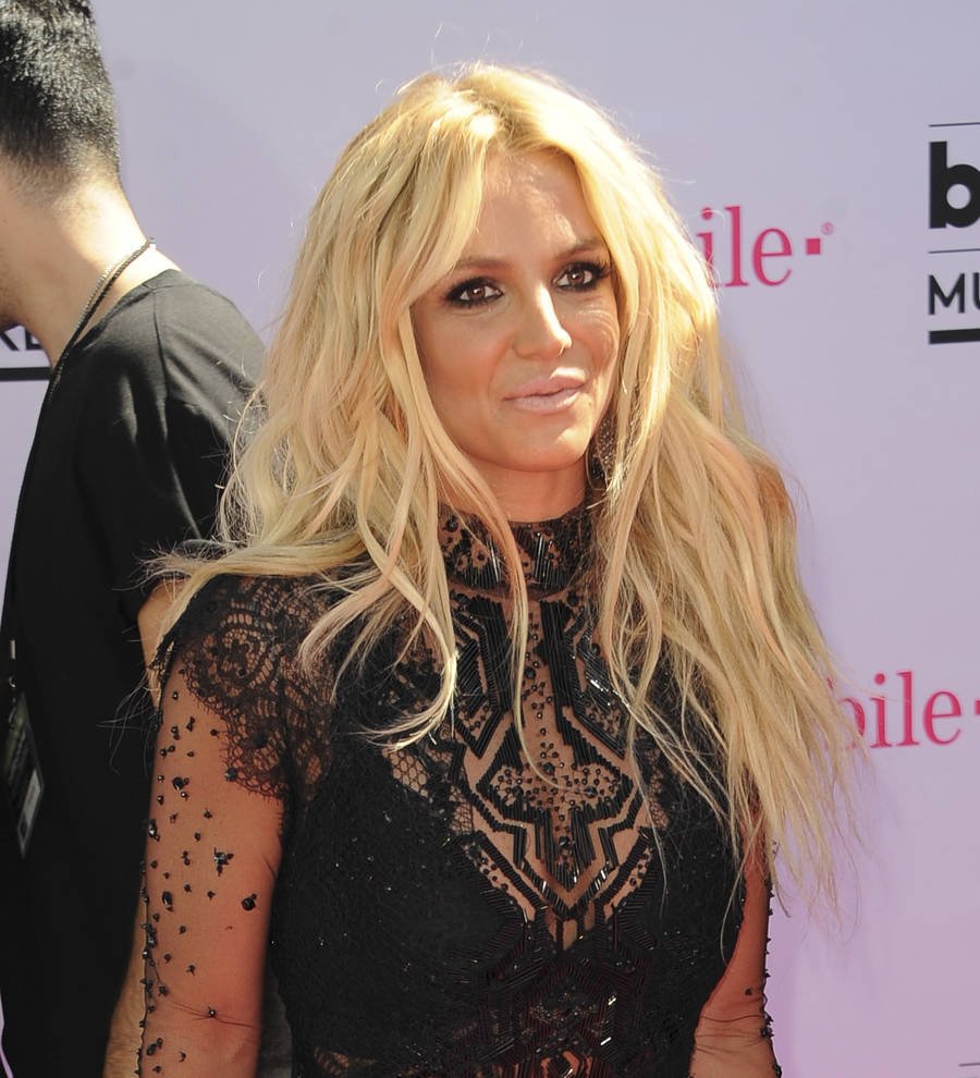 Britney Spears pays tribute to Orlando shooting victims