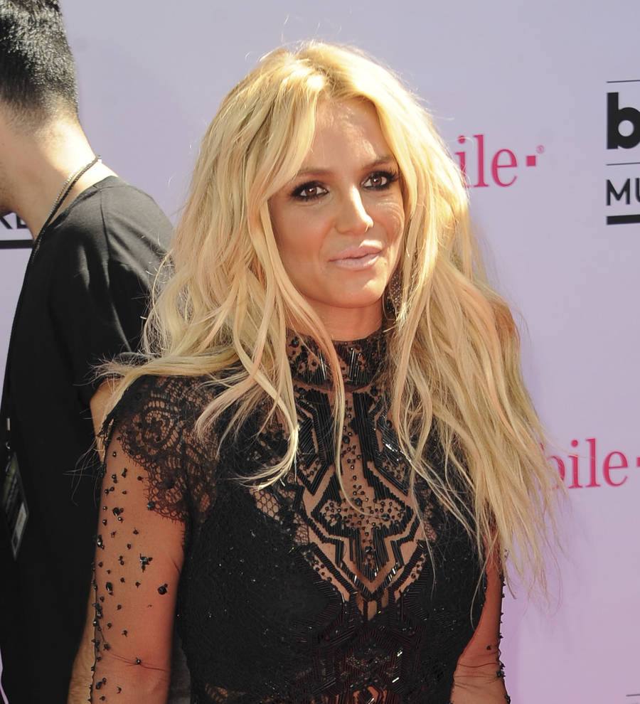 Britney Spears pays tribute to Orlando shooting victims