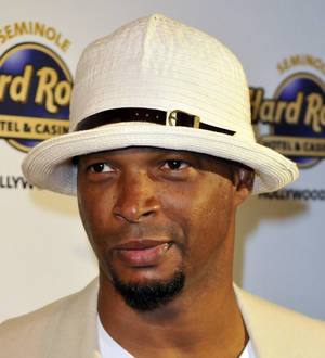 Diabetes scare prompts Damon Wayans to reschedule shows