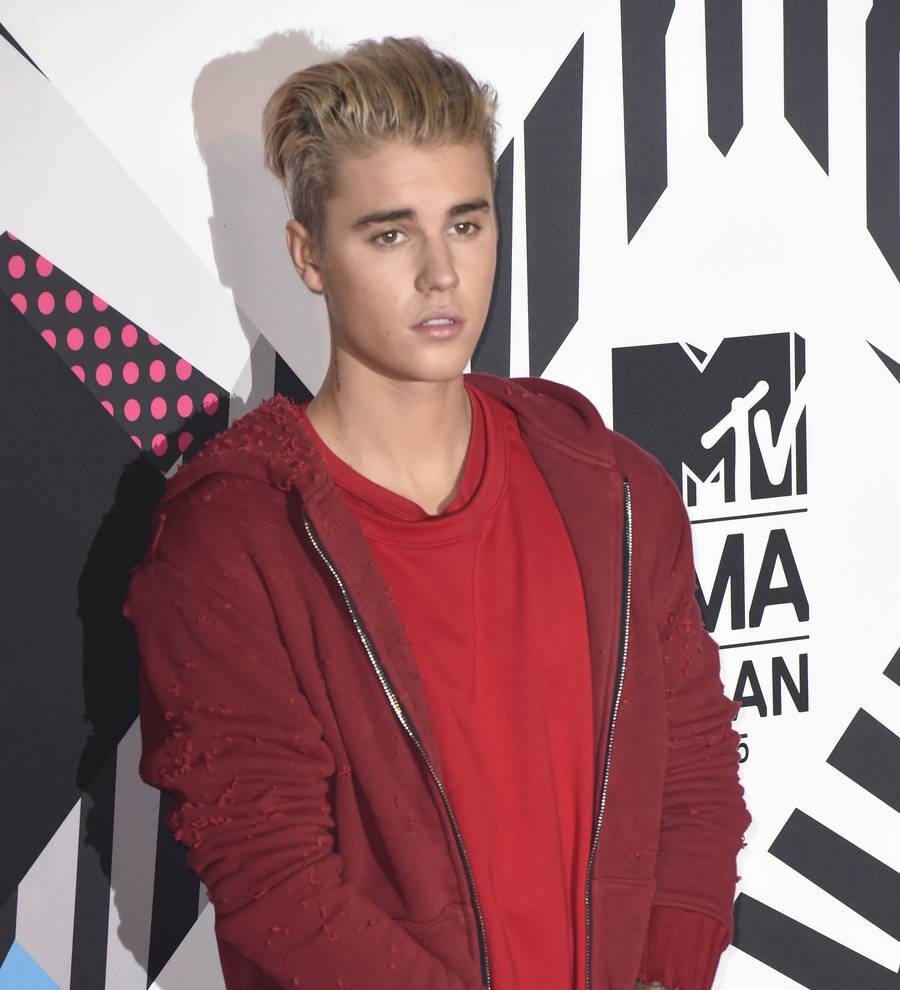 Justin Bieber apologizes for concert walk-out