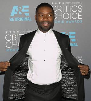 David Oyelowo honors Dr. King with suit jacket salute