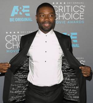 David Oyelowo honors Dr. King with suit jacket salute