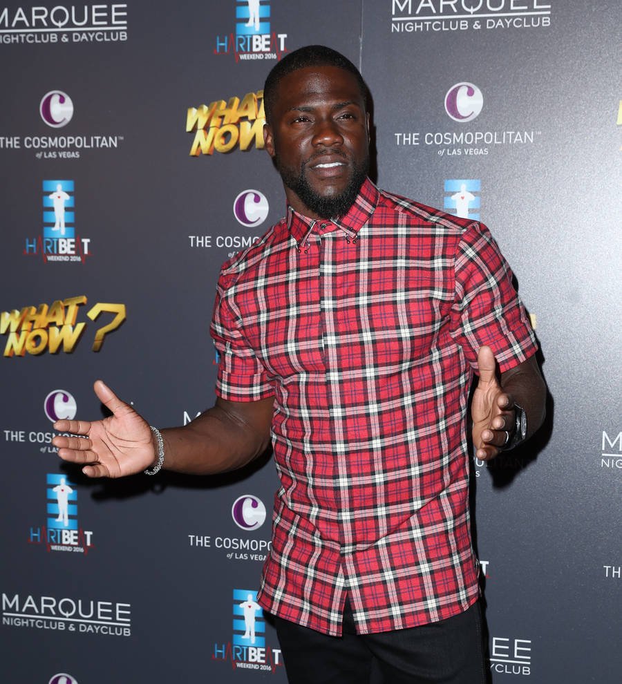 Kevin Hart in talks to play Santa Claus