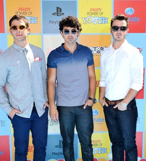 Nick Jonas debuts uncomfortable new song at comeback gig