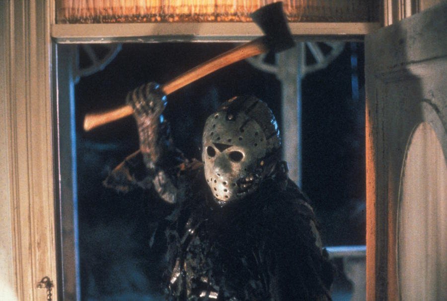 10 Tips for Surviving a Slasher Flick!