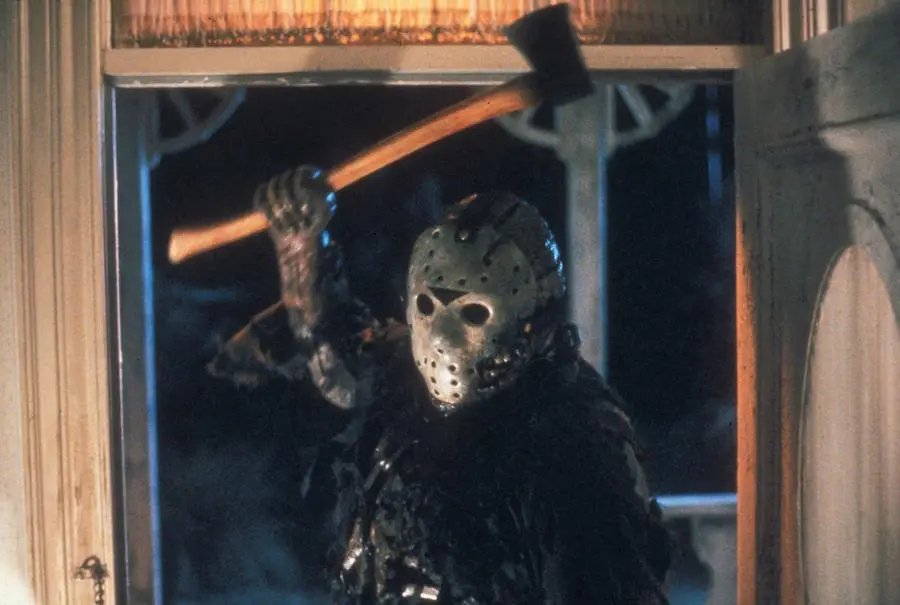 10 Tips for Surviving a Slasher Flick!