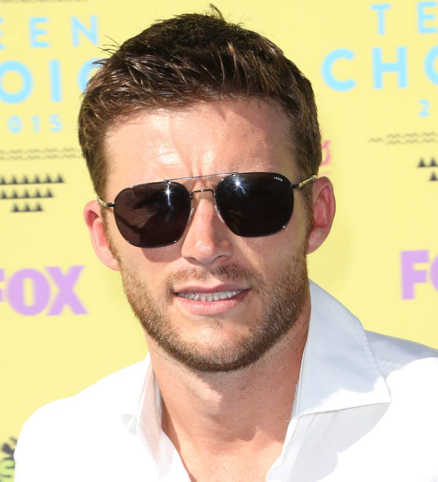 Scott Eastwood dating Charlotte McKinney - report