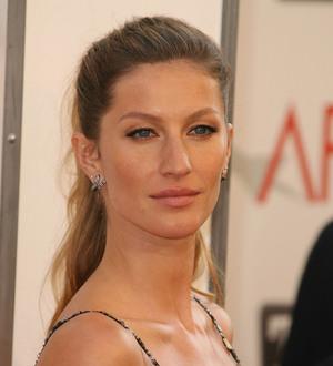 Gisele Bundchen surprises cancer patients