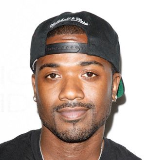 Ray J treasures Houston phone snap