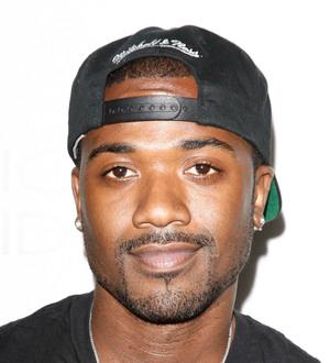 Ray J treasures Houston phone snap