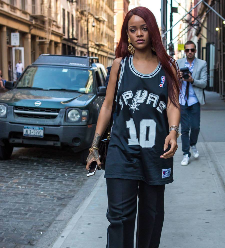 Rihanna wants a cultured boyfriend