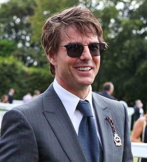 Tom Cruise makes surprise appearance at horse races