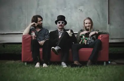 PLAYLIST PICKS: i am Love