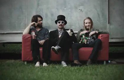 PLAYLIST PICKS: i am Love