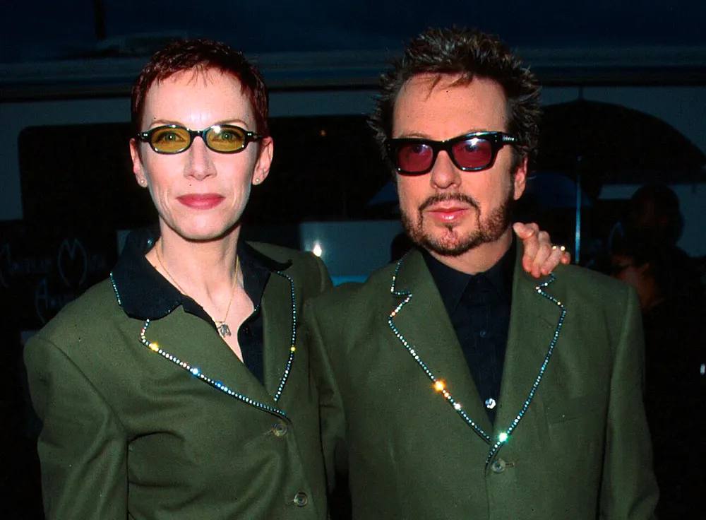 SUNDAY MUSIC VIDS: Eurythmics