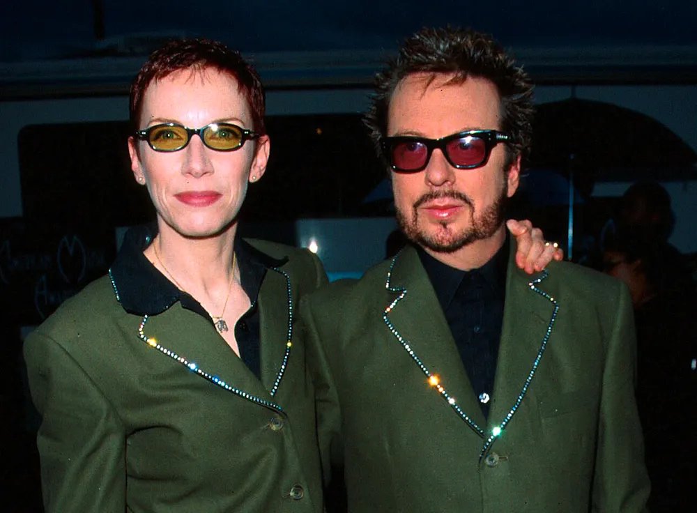SUNDAY MUSIC VIDS: Eurythmics