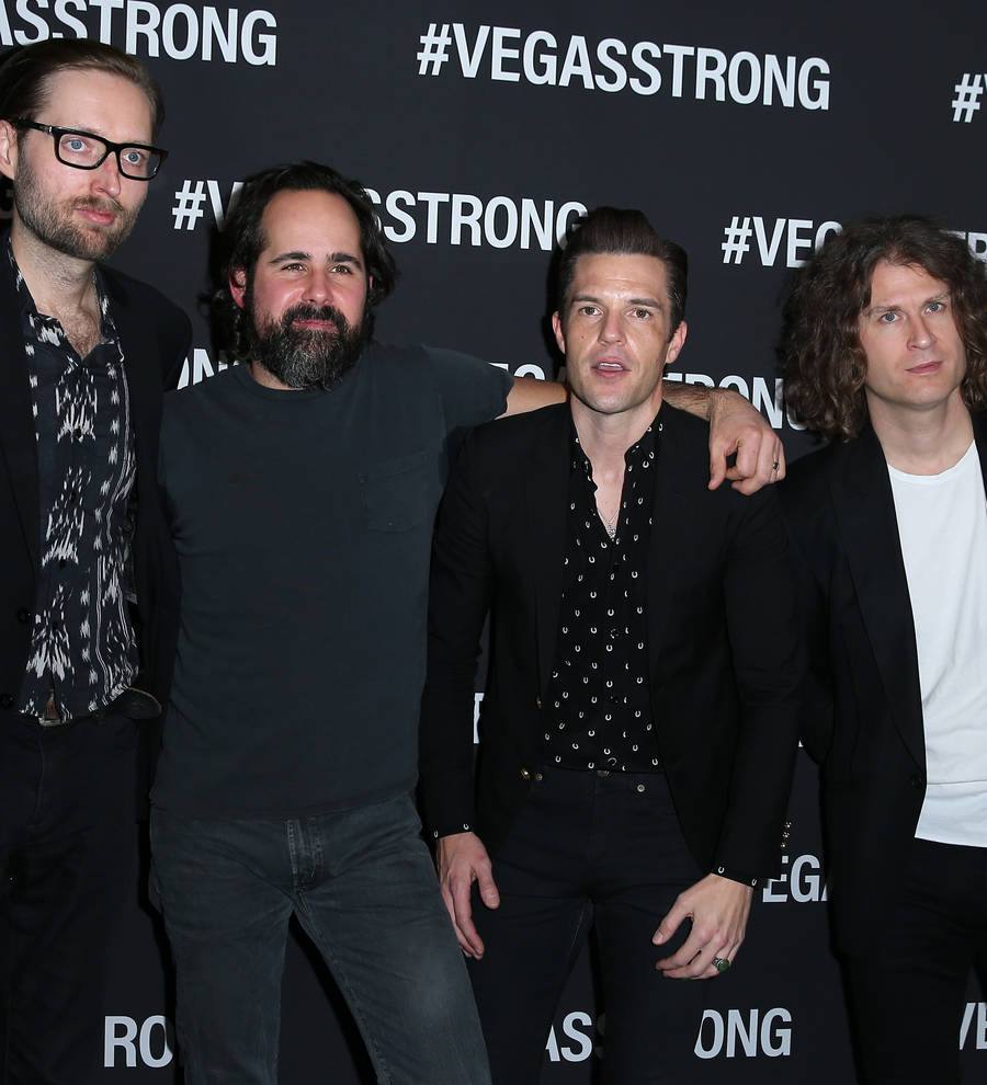 The Killers honor absent Morrissey at Los Angeles show