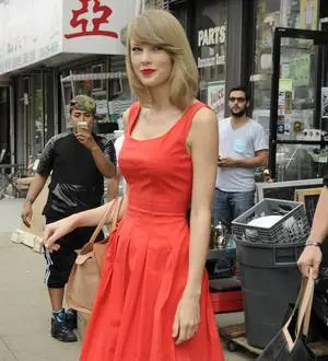 Taylor Swift cooks with culinary idol Ina Garten