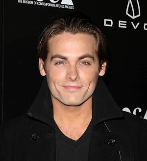 Kevin Zegers to wed